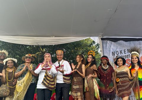 Jelajahi Keindahan Papua Pegunungan Melalui Karya Fashion Noken Street Fashion 2024  2024 Tampilkan Pesona Papua Pegunungan