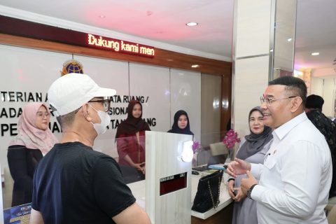 Wamen ATR/BPN Soroti Inovasi Pelayanan Drive Thru dan Virtual di Kantah Kota Tangerang
