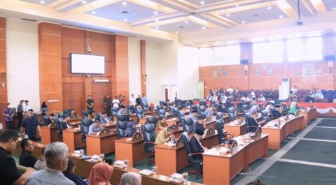 Perubahan APBD 2025 Disahkan, Sidang Paripurna DPRD Depok Diwarnai Perdebatan Sengit