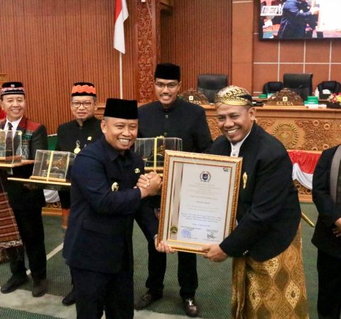 Bambang Sutopo Raih Predikat Anggota DPRD Depok Kinerja Terbaik 2025