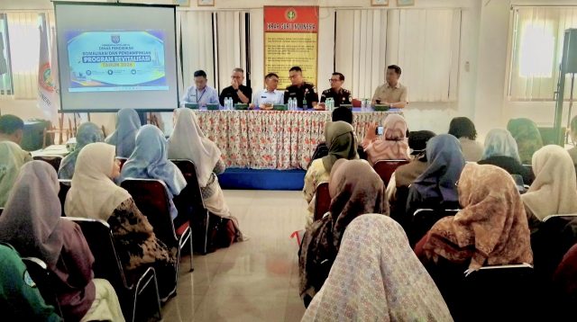 Pihak SMPN 11 Kutip Perwali 5/2013 yang telah diubah saat dikonfirmasi wartawan